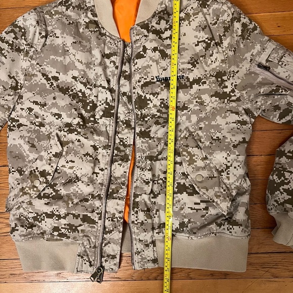 Supreme reversible Digi camo jacket. See pictures for measurements. - Picture 8 of 9